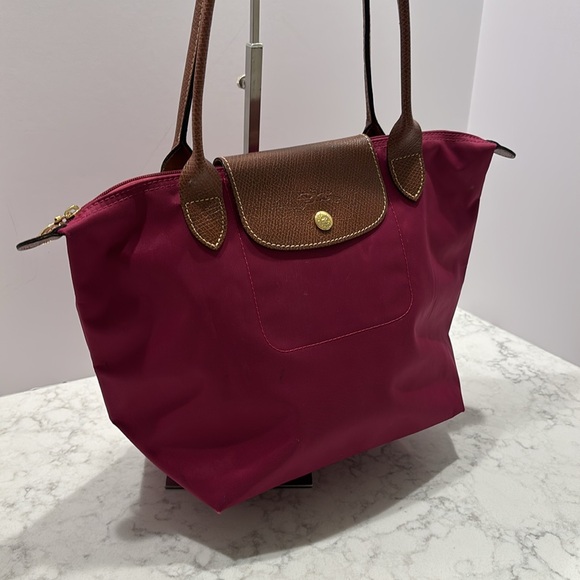 Longchamp Medium Le Pliage Bag Fuchsia - Picture 3 of 16